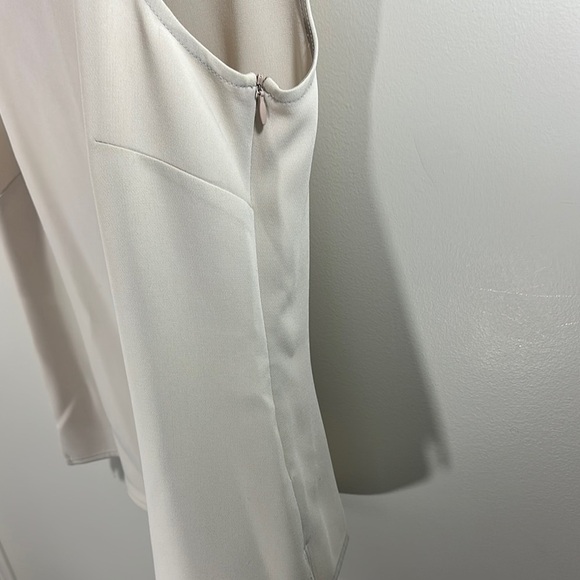 Louben Cream Tank Top with Scoop Neck and Relaxed Fit Size 10 - Picture 2 of 6